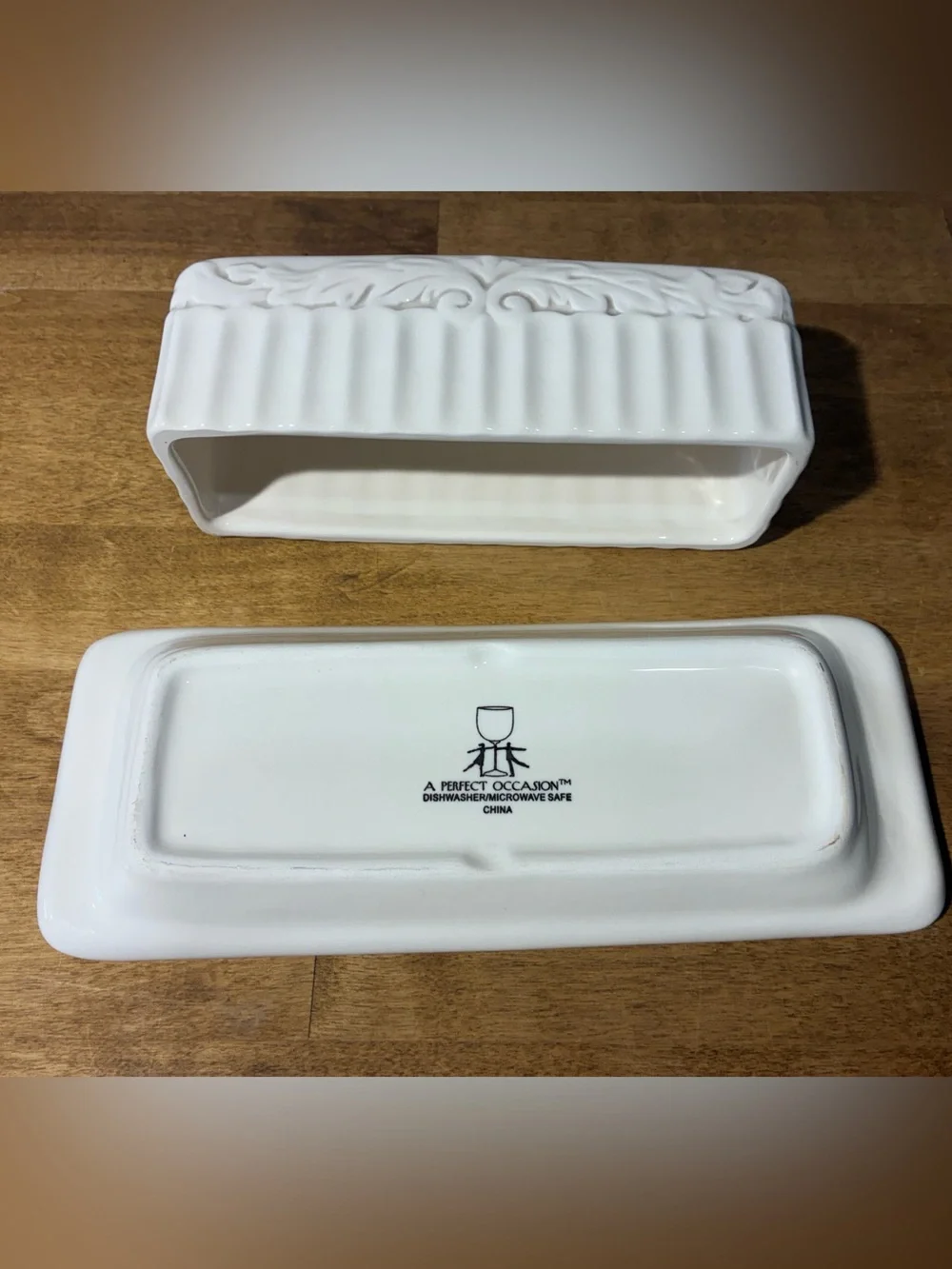 A Perfect Occasion APN1 White Embossed Butter Dish Lid Tray China